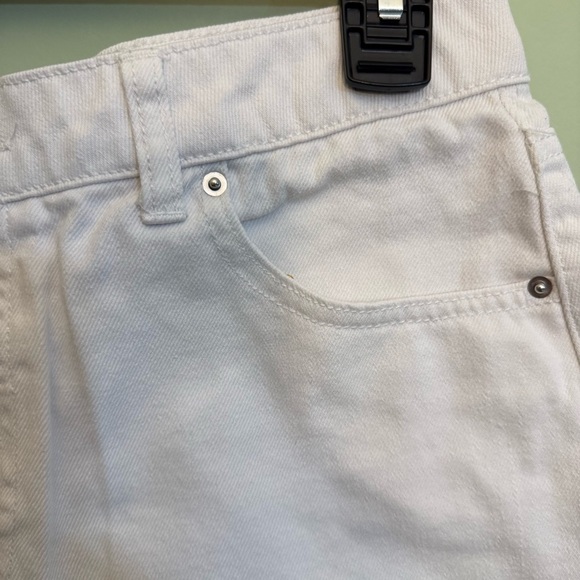 Wild Fable Women High Rise White jean Shorts Button Fly Fringe hem size 12 - Picture 2 of 7